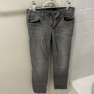 Grey faded Joe’s Jeans cropped jeans